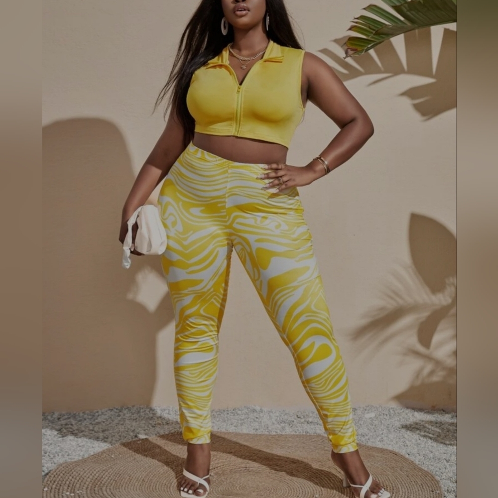 Plus Zip Up Tank Top & Allover Print Legging
